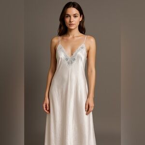 VICTORIA’S SECRET GOLD LABEL VINTAGE WHITE SATIN LACE PEARL SLIP DRESS BRIDAL L